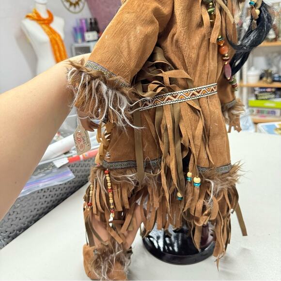 Native American Porcelain Doll Collectible WA Quinalt Indian Tribe Souvenir - Picture 11 of 13